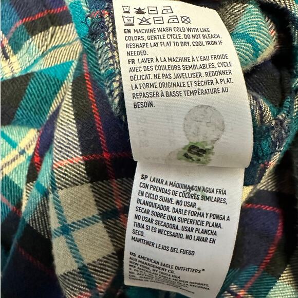 American Eagle Ahh-Mazingly Soft Green Boyfriend Fit Flannel Button Down Size M - Picture 6 of 8